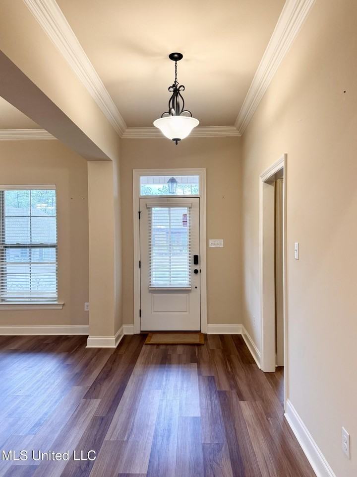 9265 Natures Trl - Photo 7 of 40