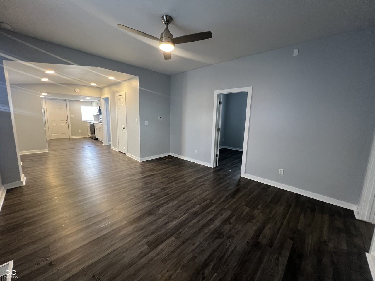 2121 Webb St - Photo 3 of 17