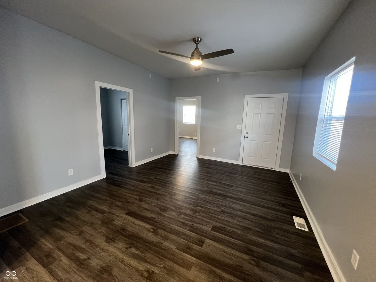 2121 Webb St - Photo 6 of 17