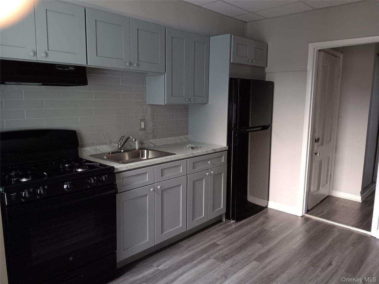 142 Smith St Unit 142 #142APT2 - Photo 2 of 10