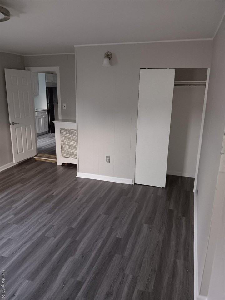 142 Smith St Unit 142 #142APT2 - Photo 6 of 10