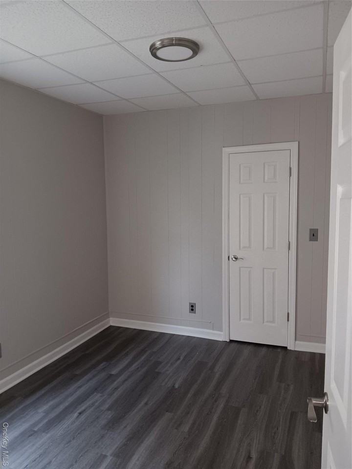 142 Smith St Unit 142 #142APT2 - Photo 7 of 10