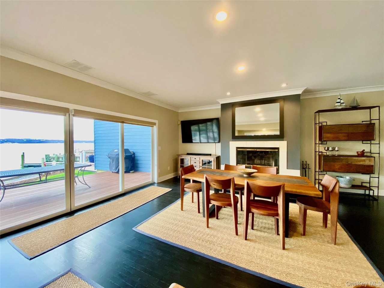 131 6th St Unit G #G - Photo 3 of 22