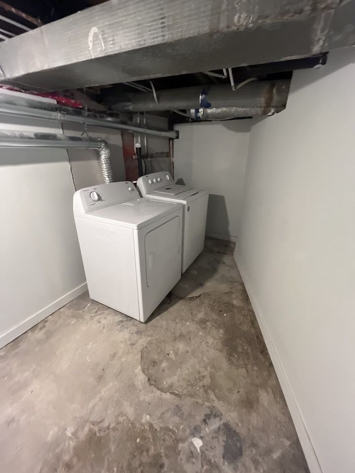 558 Manitoba Avenue #2 - Photo 3 of 8