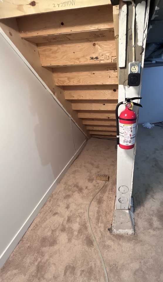 558 Manitoba Avenue #2 - Photo 6 of 8