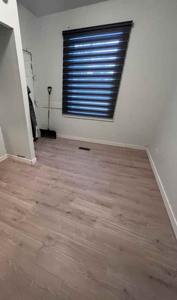 558 Manitoba Avenue #2 - Photo 7 of 8