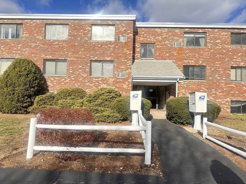 67 Milliken Avenue #21B - Photo 3 of 10