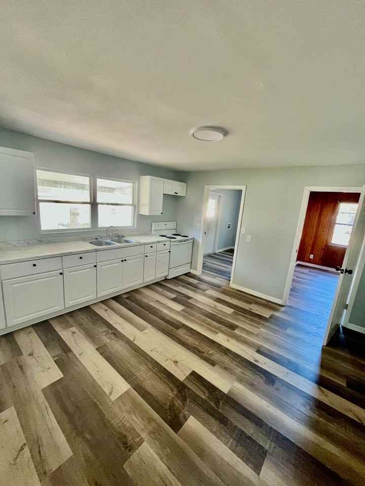 38601 6th Ave - Photo 5 of 8