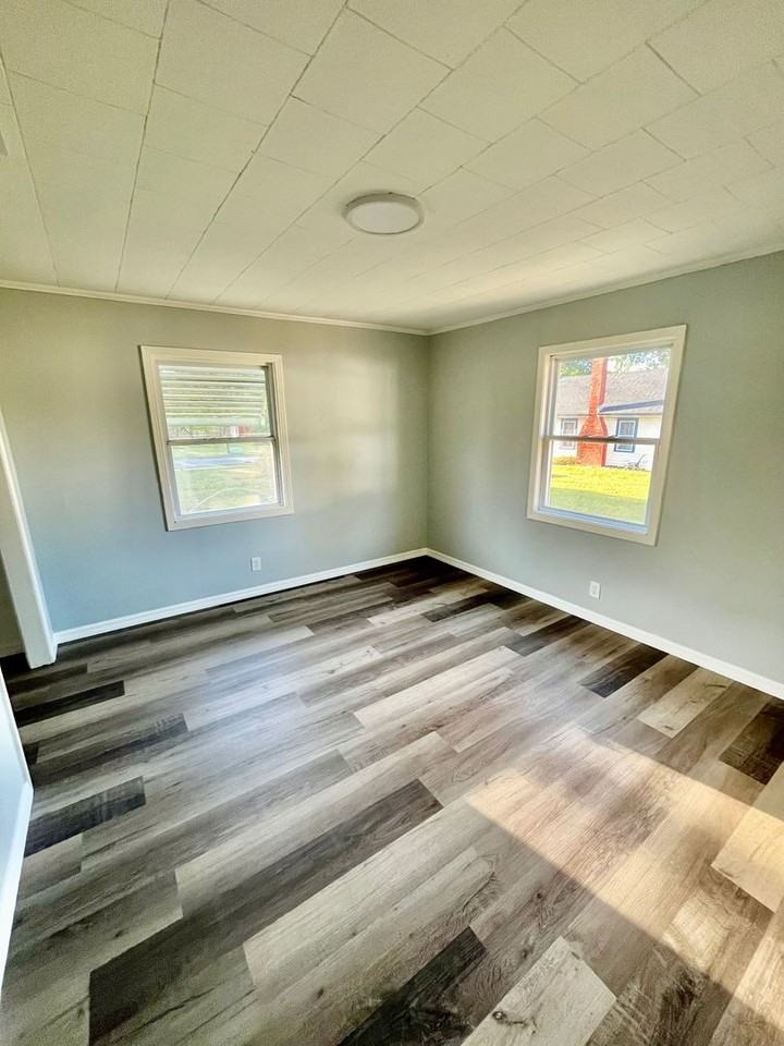 38601 6th Ave - Photo 6 of 8