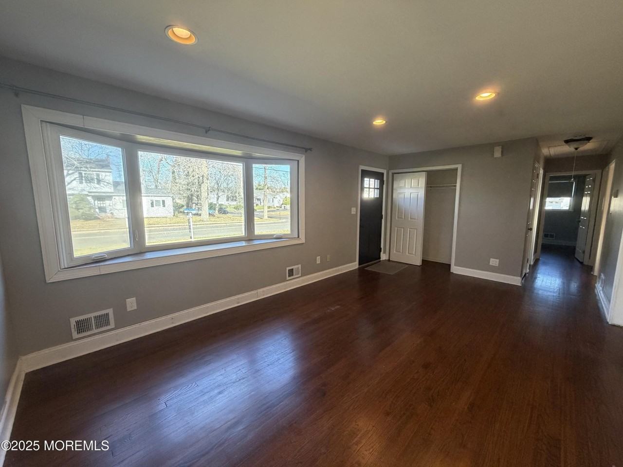 710 Dow Avenue - Photo 4 of 18