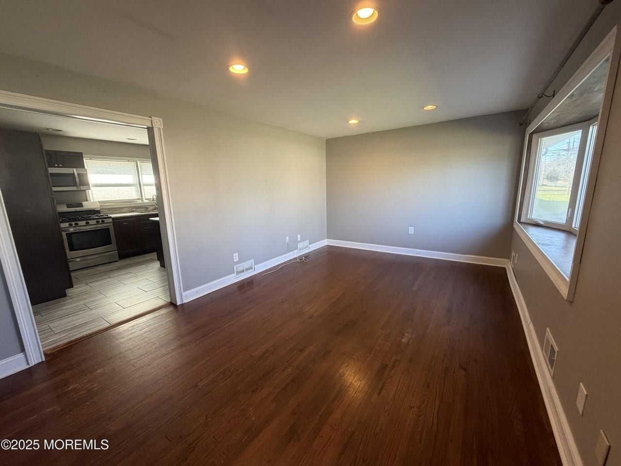 710 Dow Avenue - Photo 5 of 18