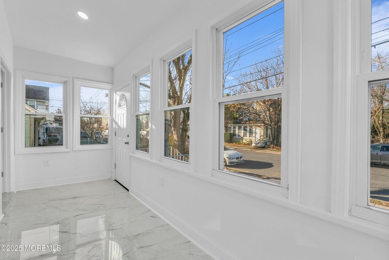 253 Pearl St S Unit B #B - Photo 2 of 30