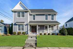 featured image of 102 4th Ave