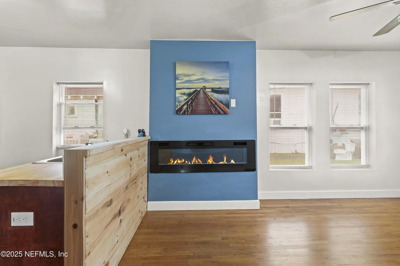 269 W King St - Photo 2 of 20