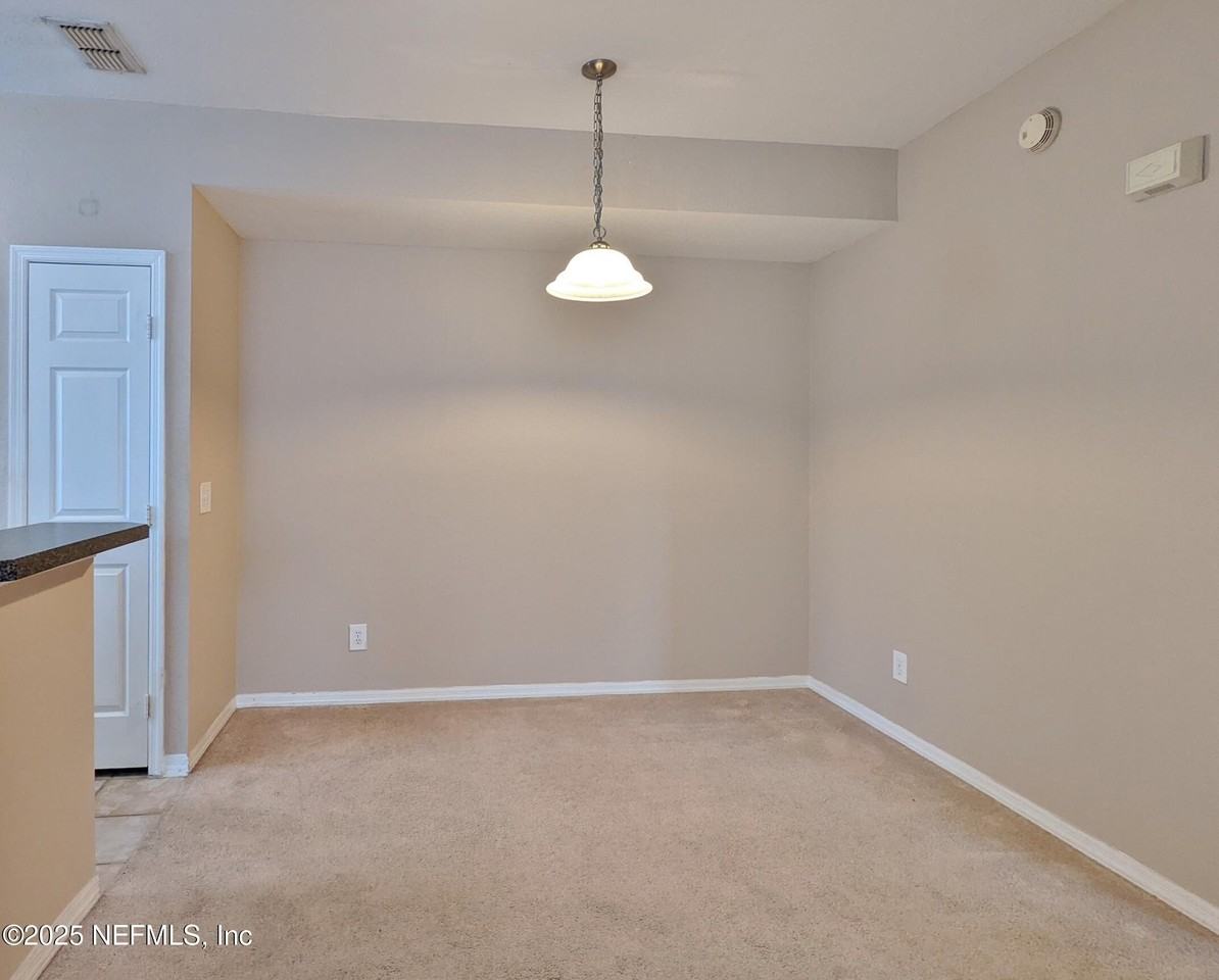 13700 Richmond Park Dr N Apt 1002 #1002 - Photo 6 of 6