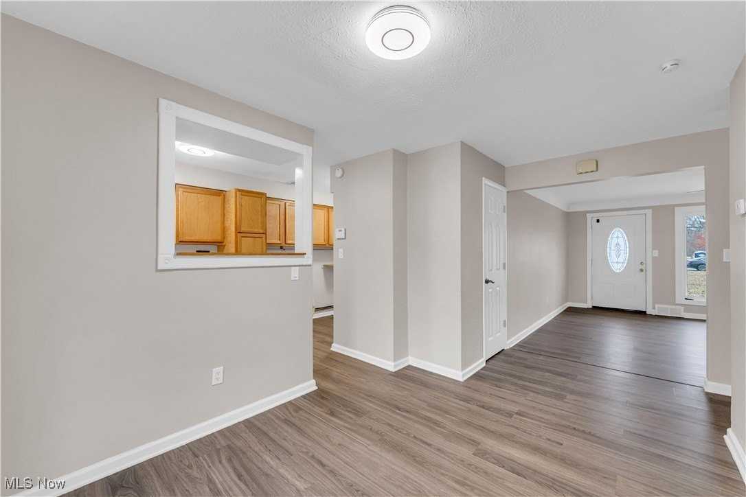 6775 Middlebrook Boulevard - Photo 4 of 25