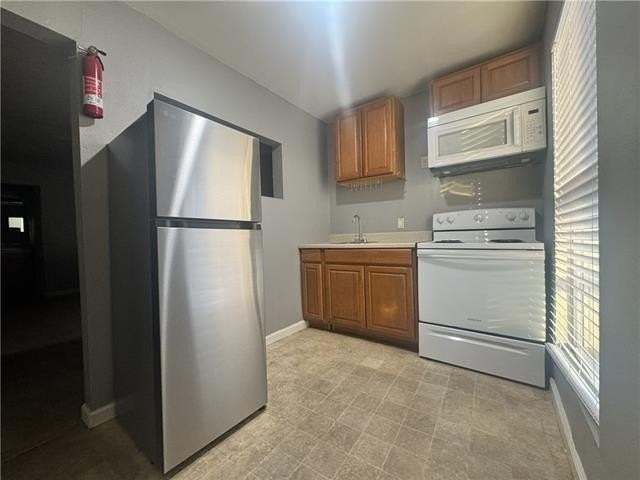 106 N Carter St #8 - Photo 2 of 7