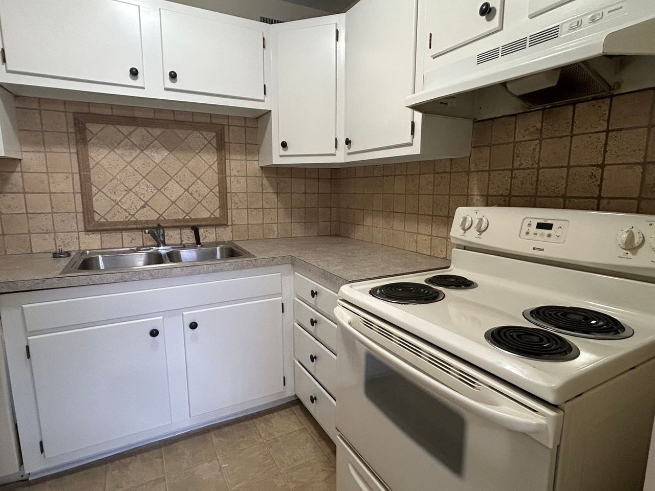 3824 Country Club Road - Photo 2 of 10