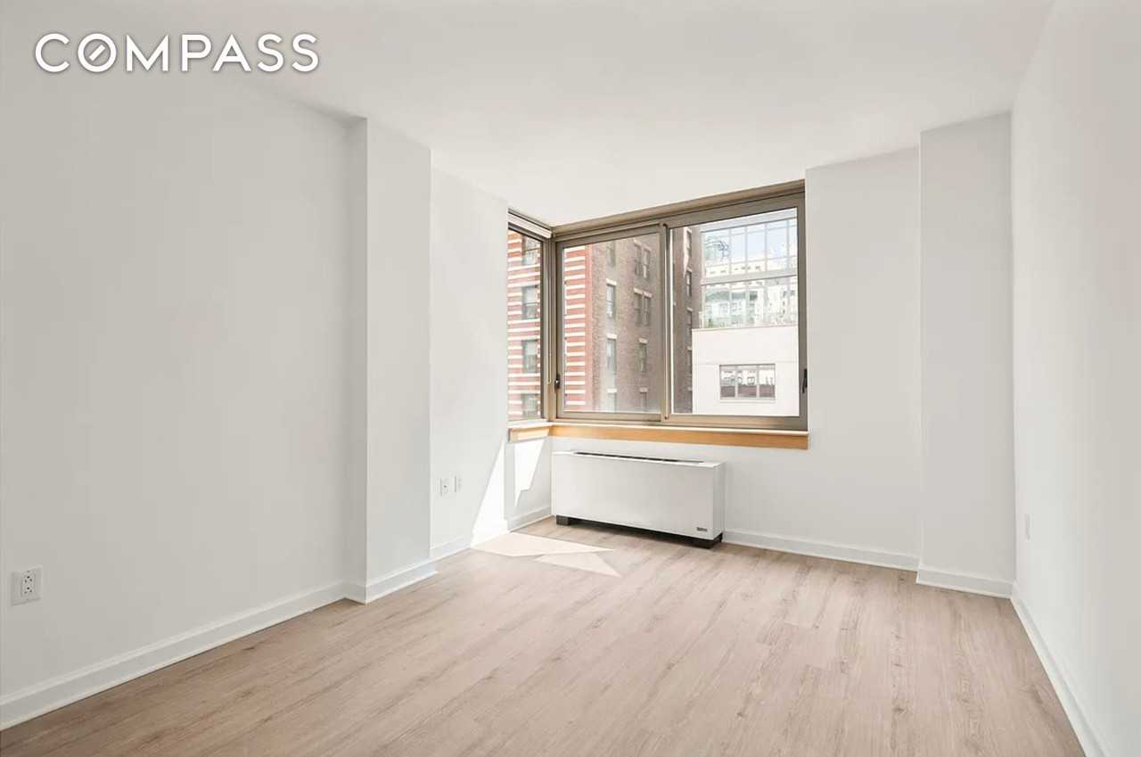 35 W 33rd St #14E - Photo 3 of 9