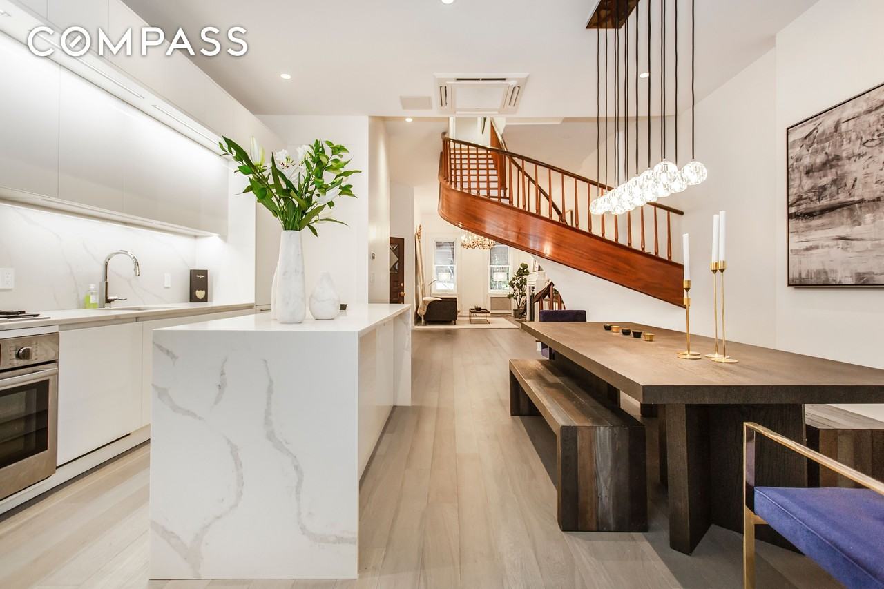 121 W 15th St #2 - Photo 2 of 13