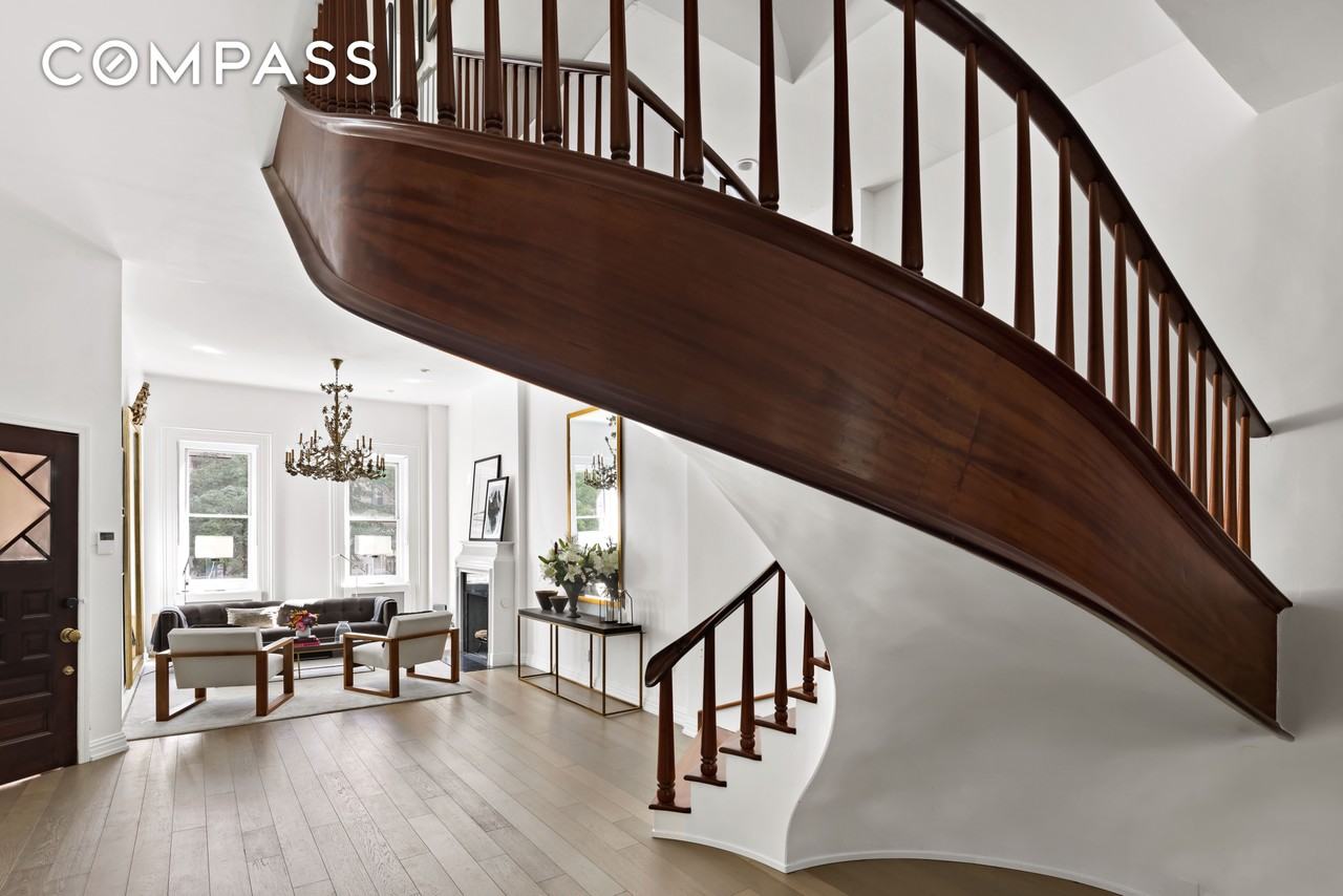 121 W 15th St #2 - Photo 5 of 13