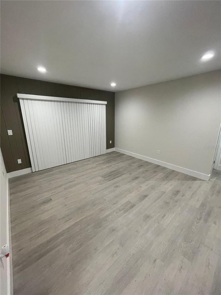 6104 Curry Ford Rd #207 - Photo 3 of 30