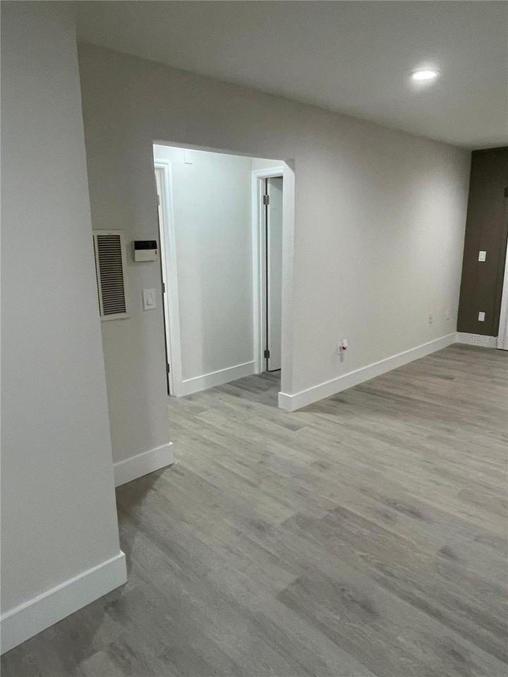 6104 Curry Ford Rd #207 - Photo 4 of 30