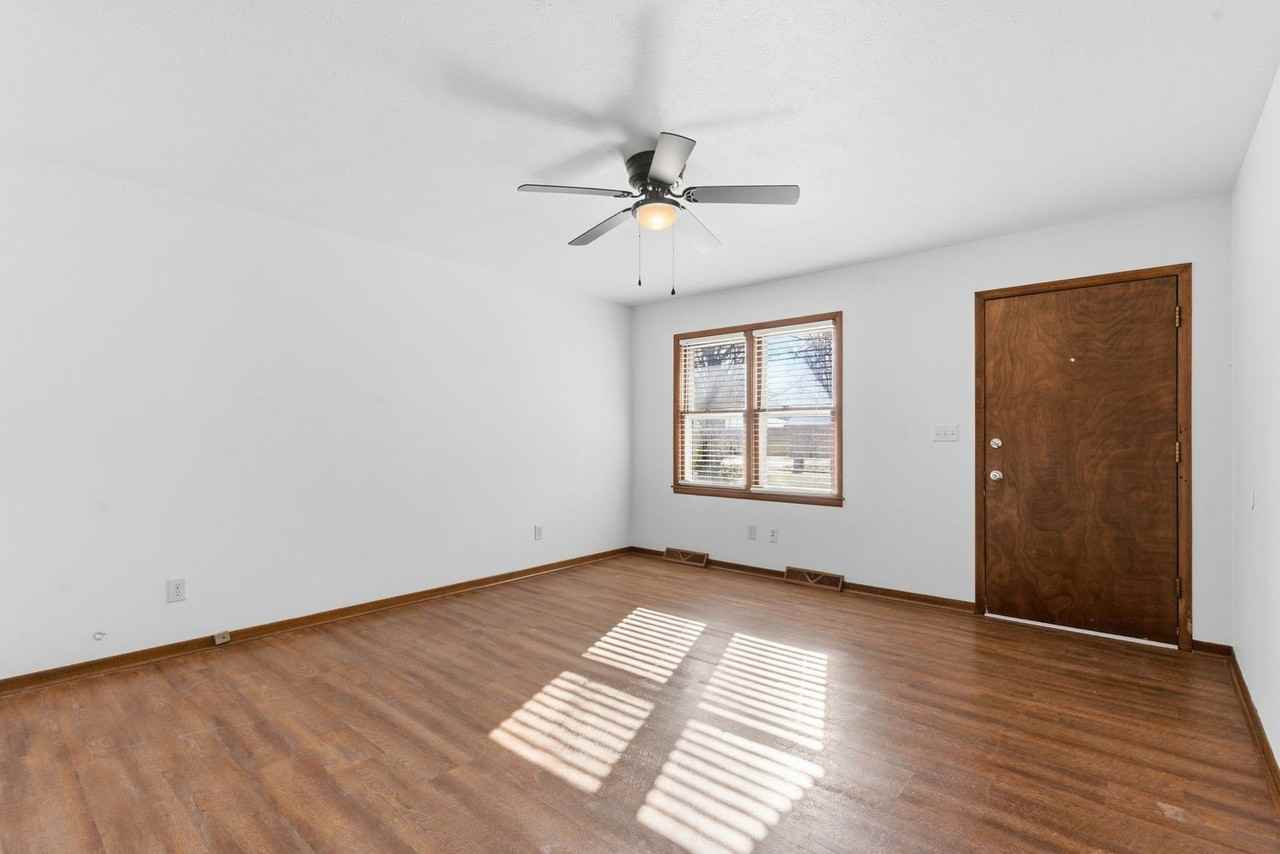 1317 E Sunset St - Photo 5 of 27