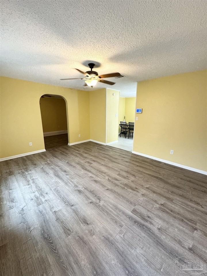 6320 Denver Ave - Photo 4 of 28