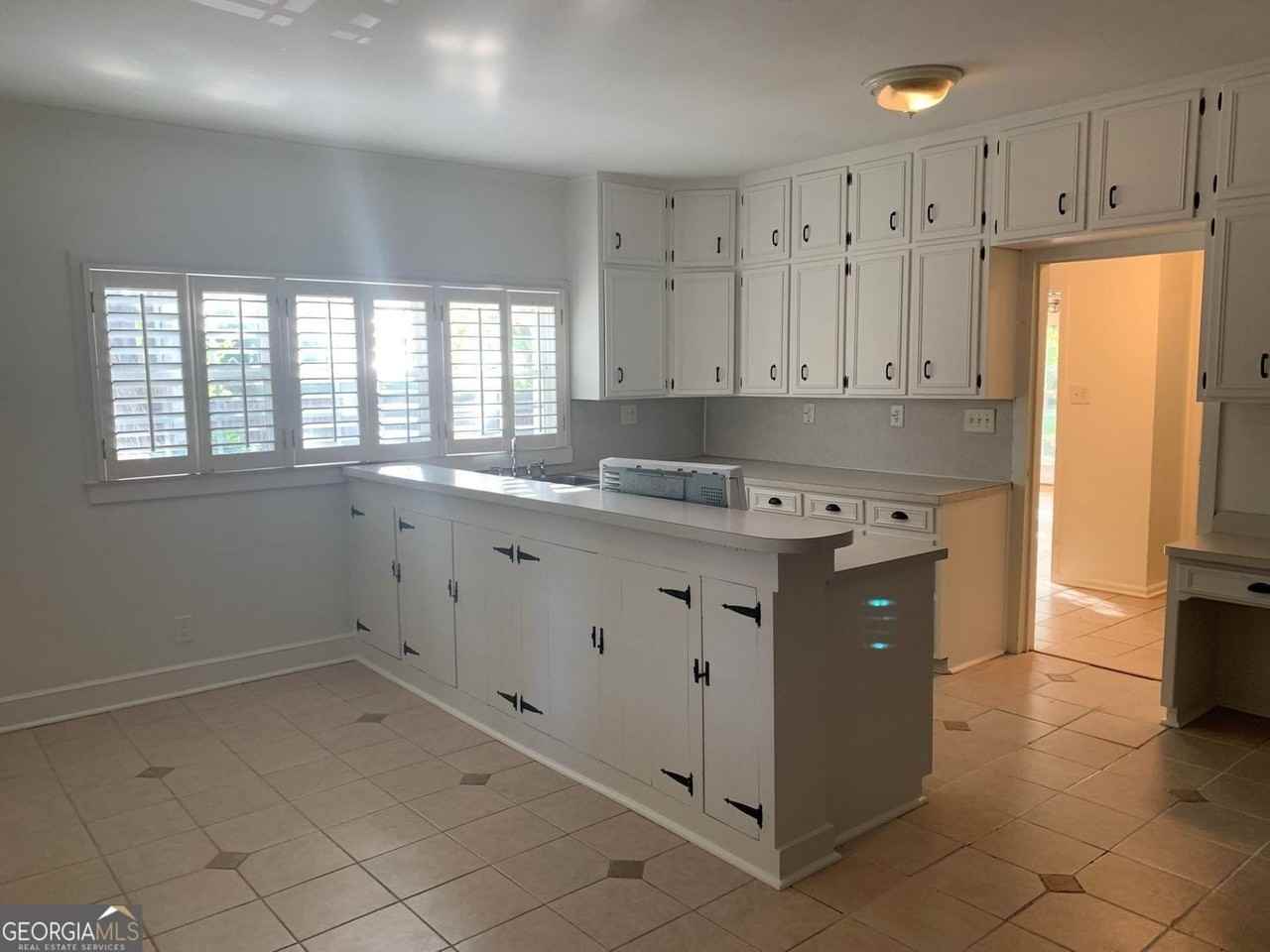 1145 Mayfield Rd - Photo 5 of 16