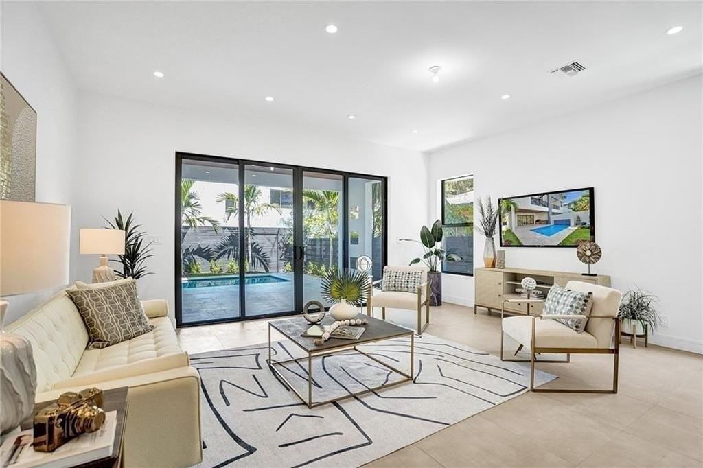 1211 Se 1st St - Photo 4 of 46