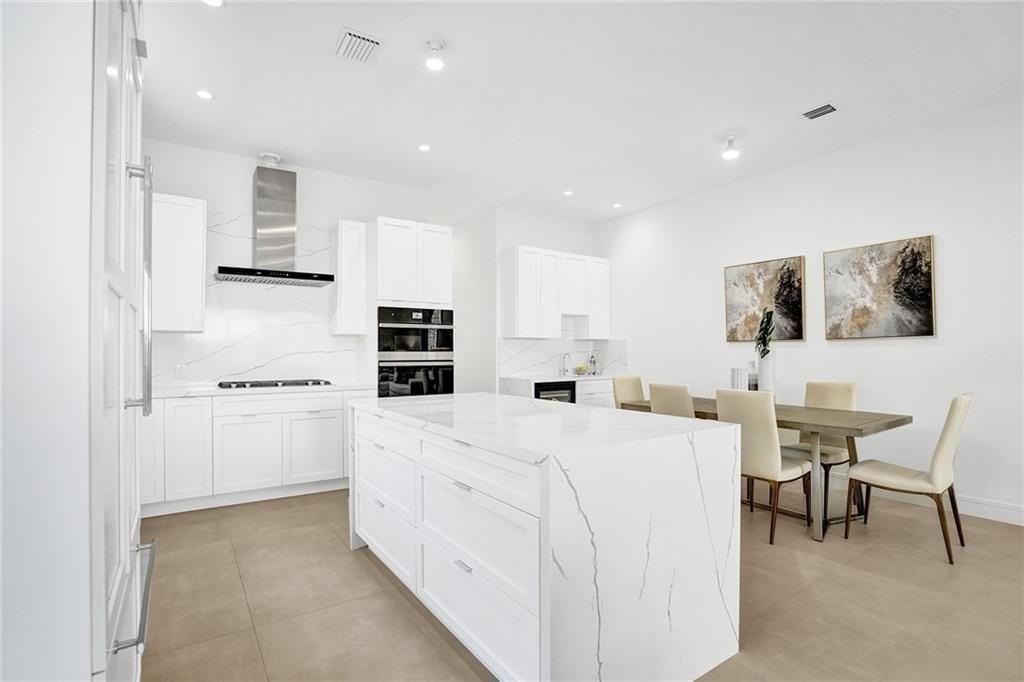 1211 Se 1st St - Photo 5 of 46