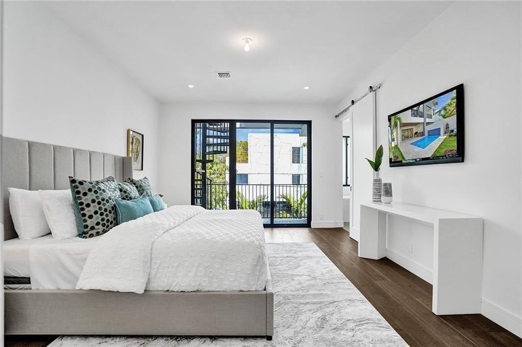 1211 Se 1st St - Photo 7 of 46