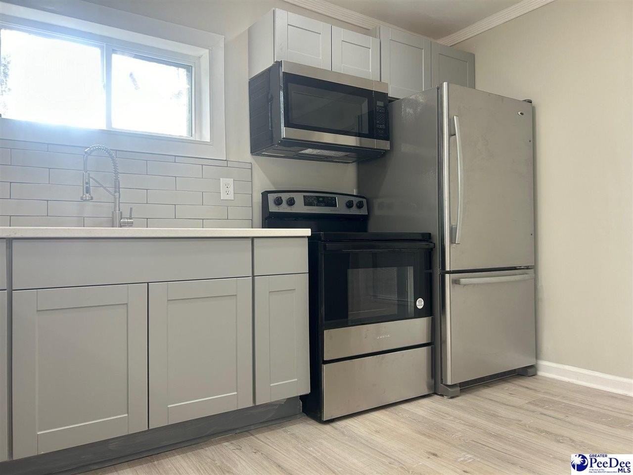 236 Wells St - Photo 6 of 10