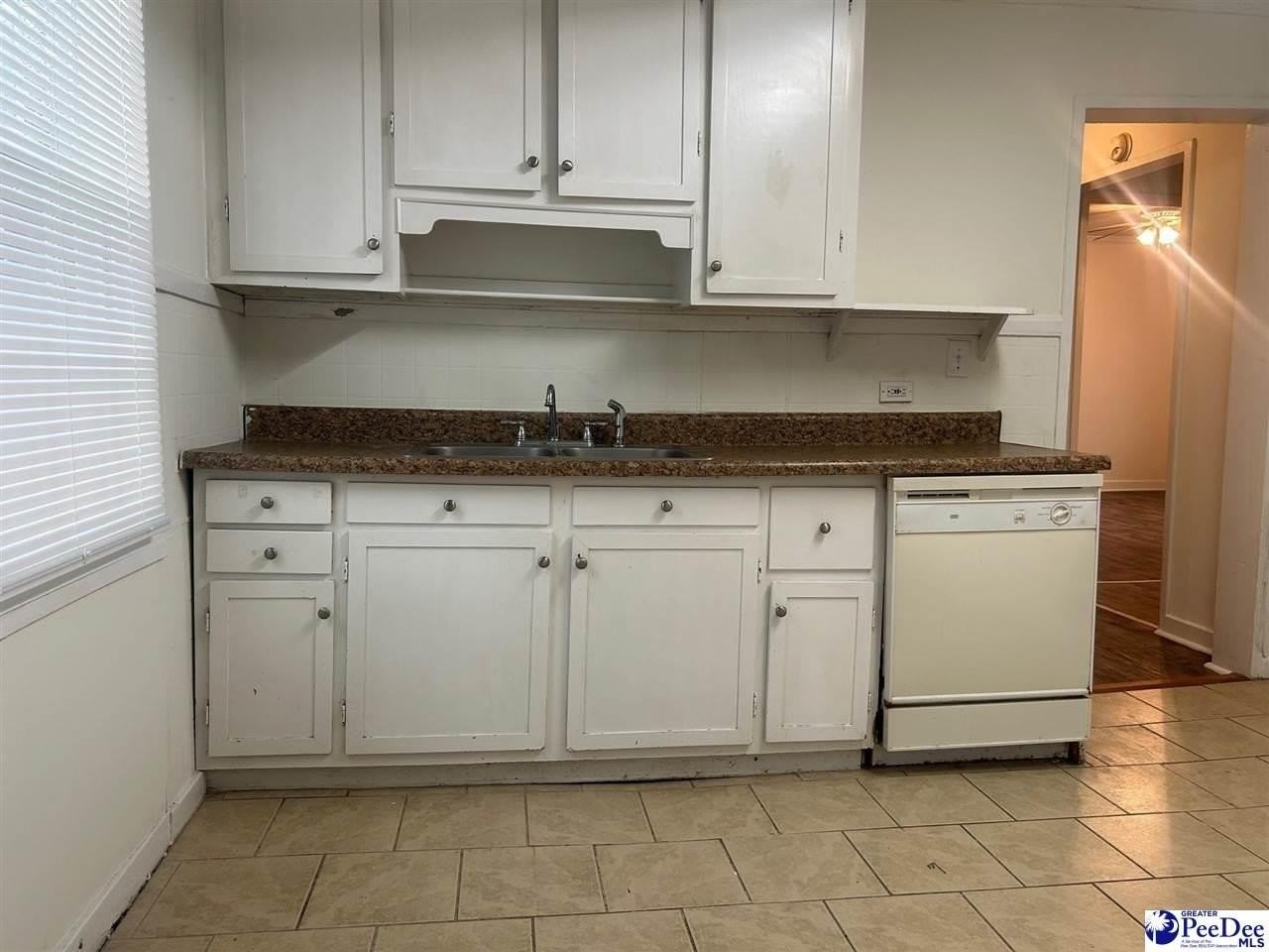 848 Lynwood Dr - Photo 5 of 13