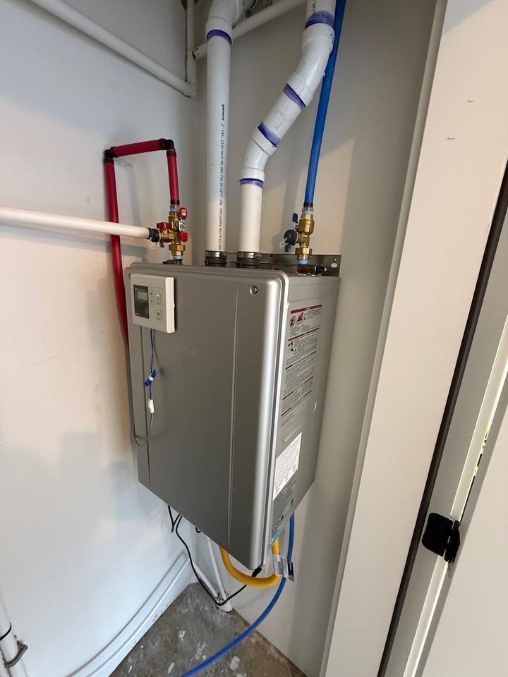 7835 S Holden St - Photo 3 of 20