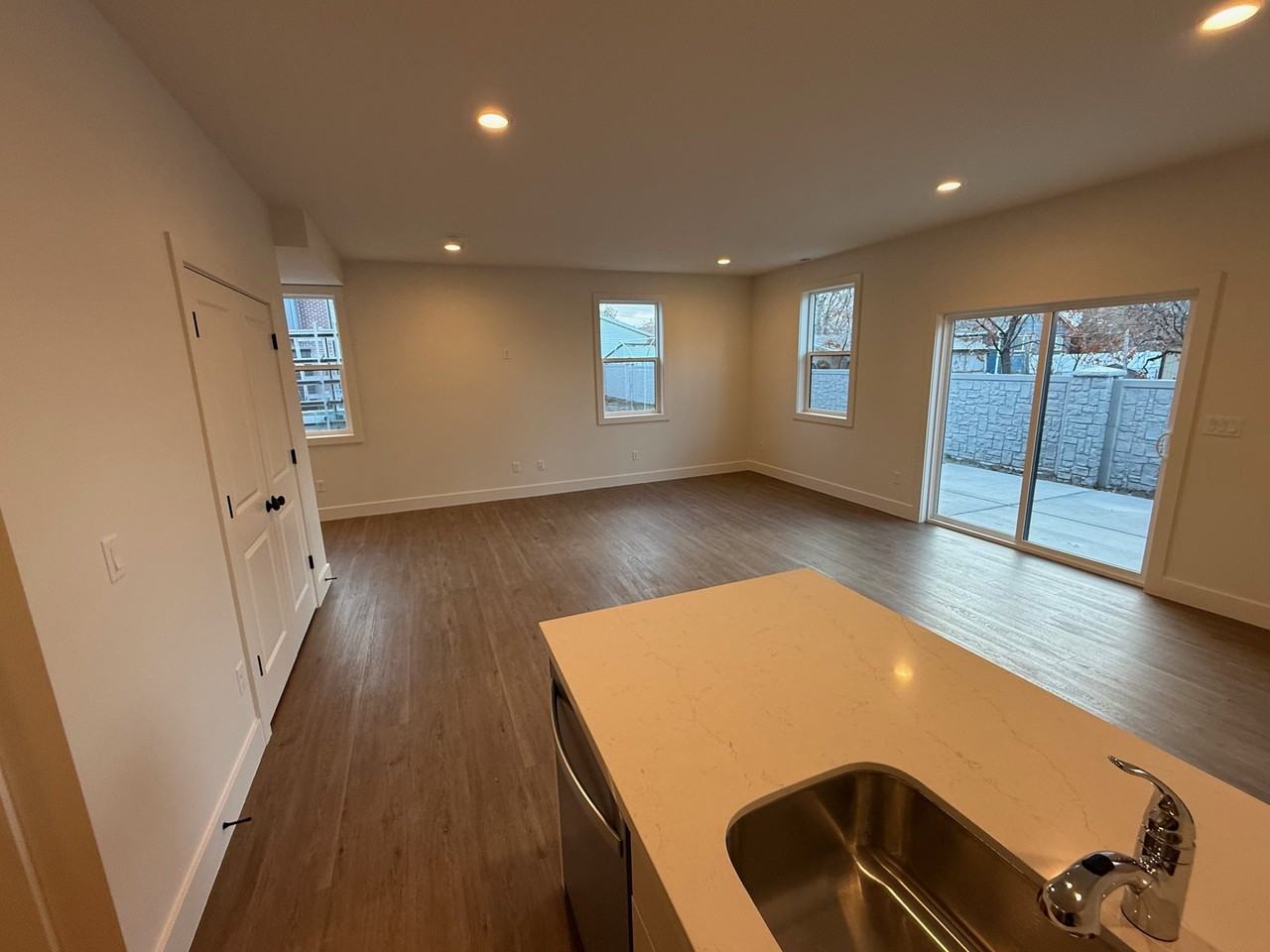 7835 S Holden St - Photo 4 of 20