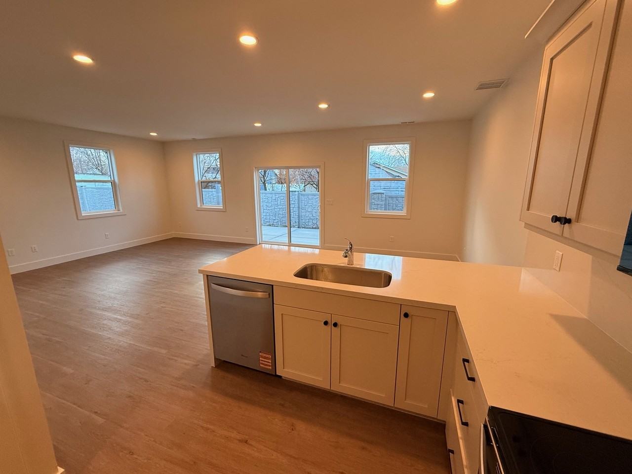 7835 S Holden St - Photo 5 of 20