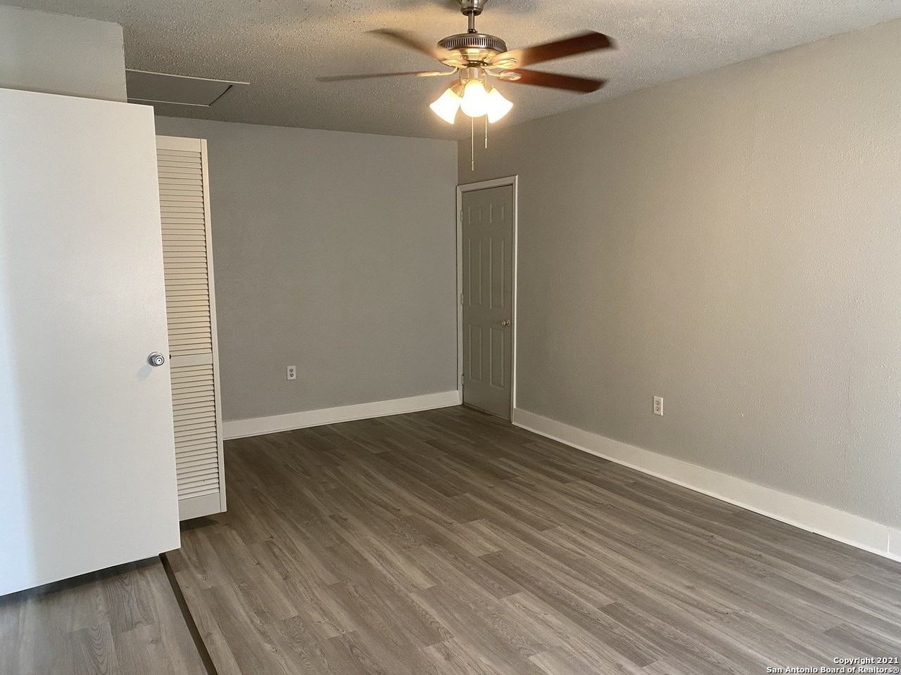 12421 Trailing Oaks - Photo 4 of 18