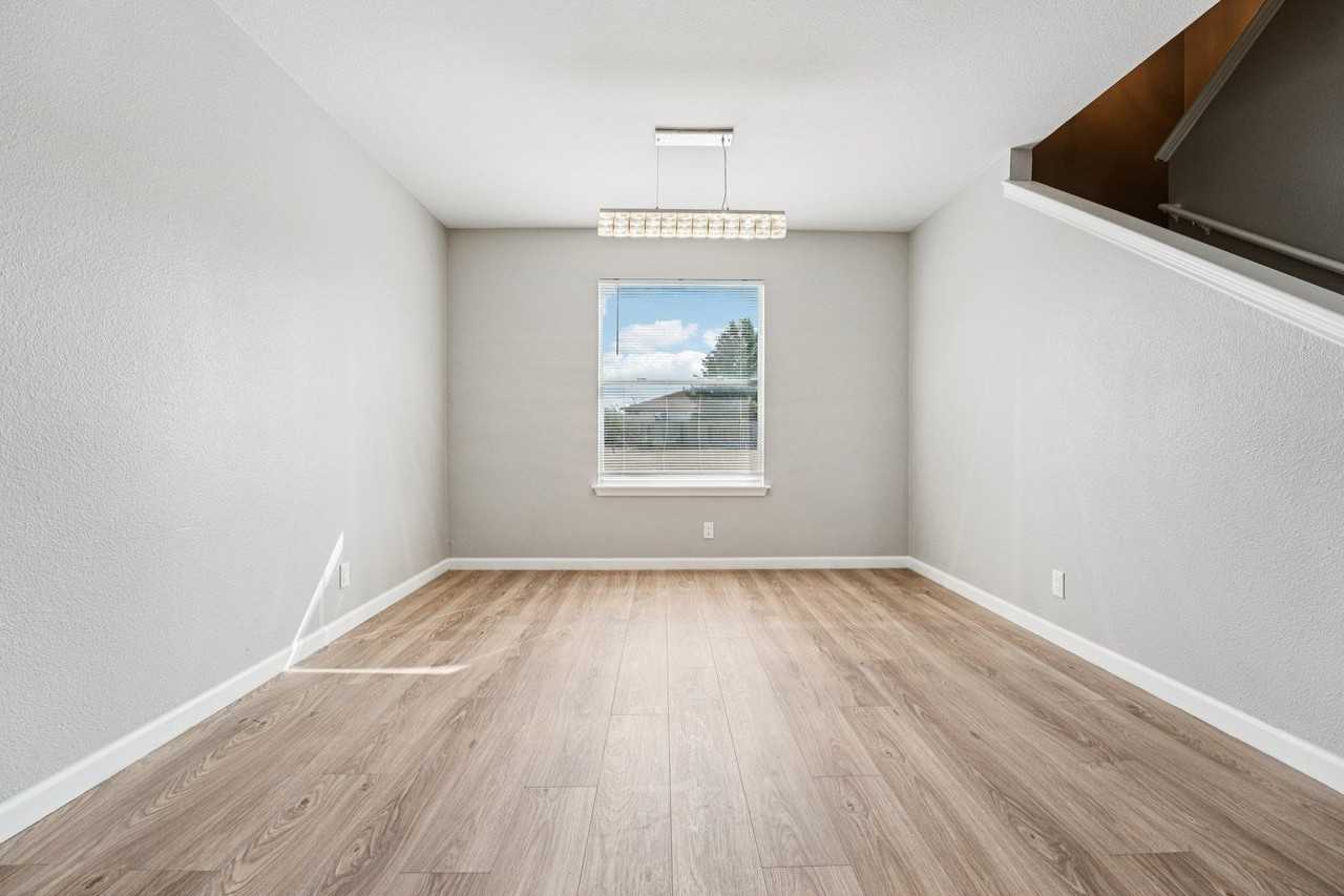 429 Atlantis - Photo 4 of 22