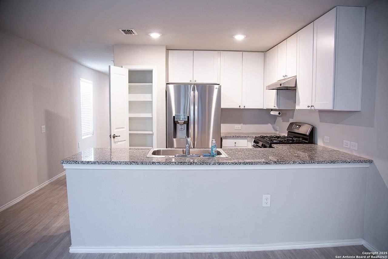 4518 Meadowland Pl - Photo 4 of 43