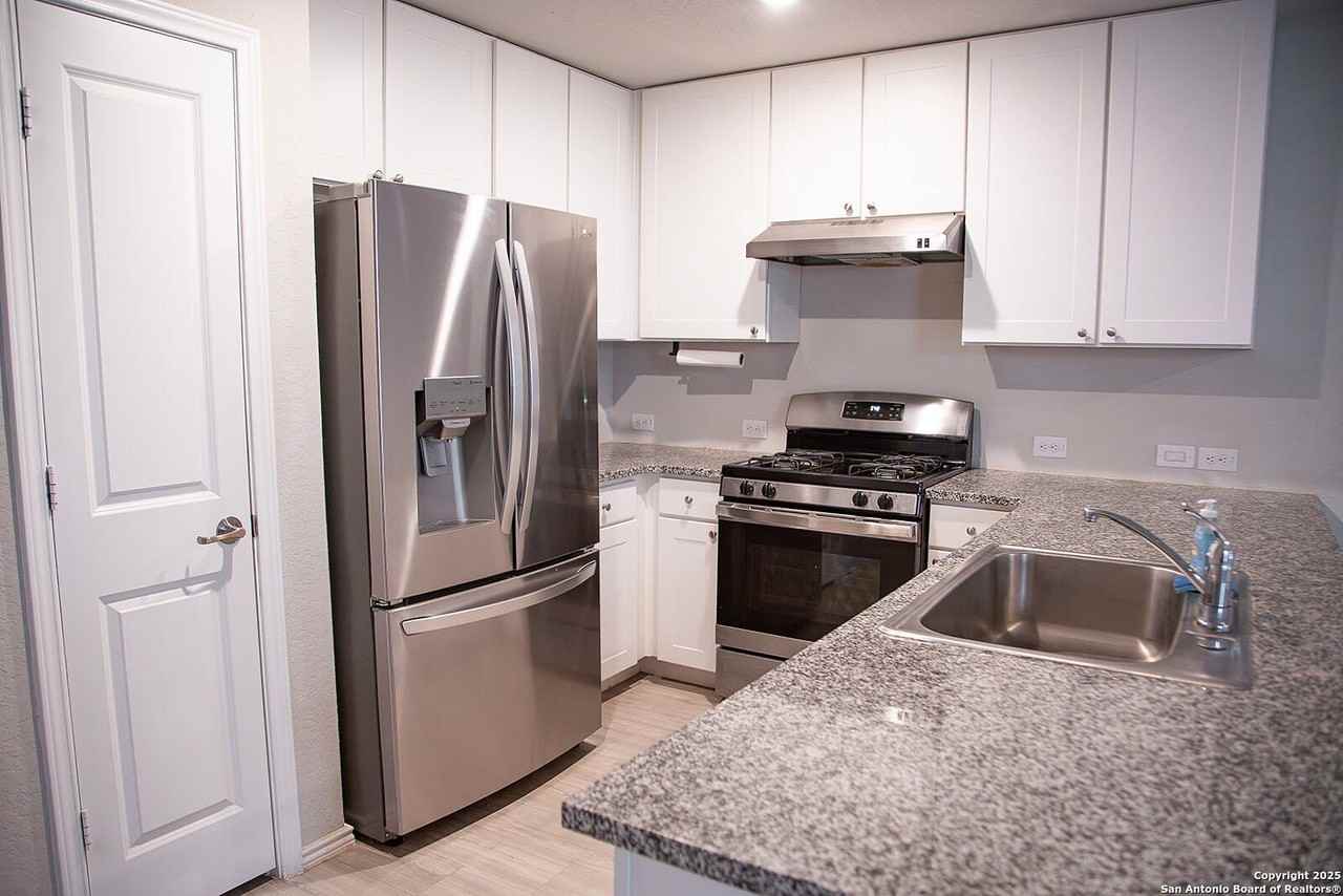 4518 Meadowland Pl - Photo 7 of 43