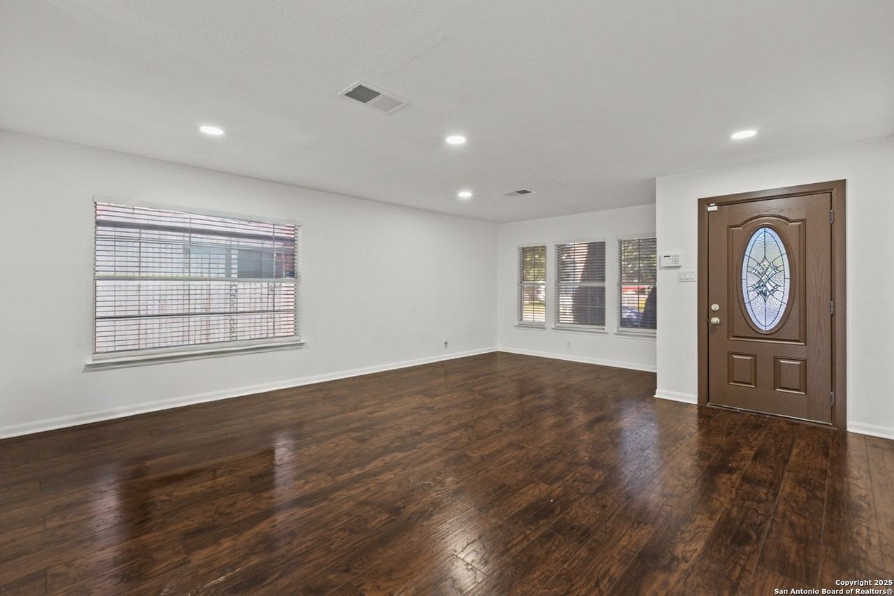 10003 Silver Park - Photo 6 of 27