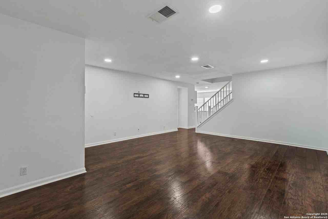 10003 Silver Park - Photo 7 of 27