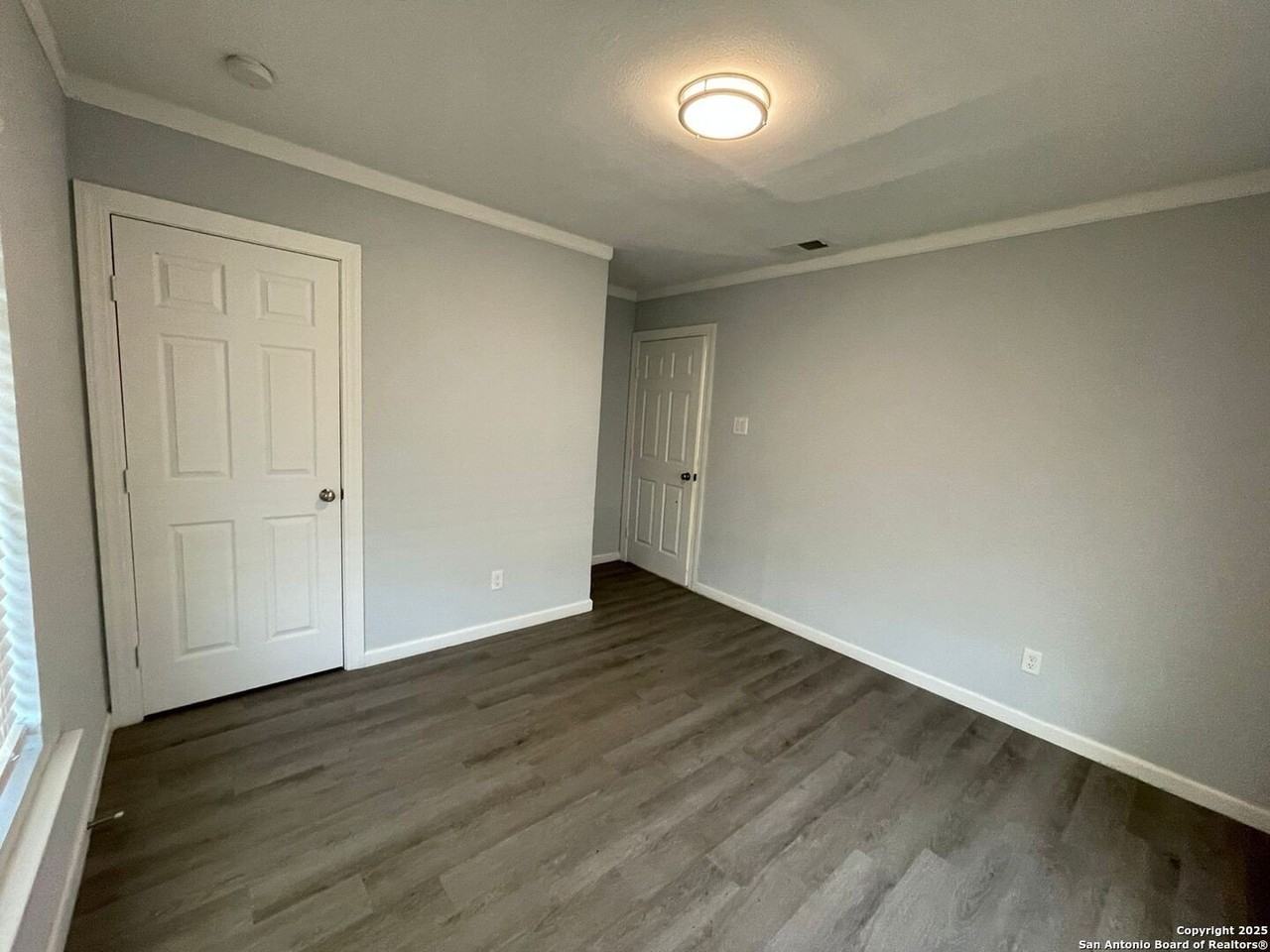 2367 Burnet Street - Photo 7 of 9