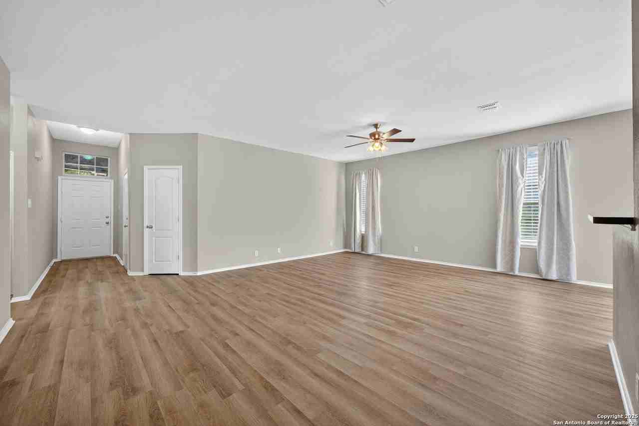 108 Cirrus Cove - Photo 7 of 28