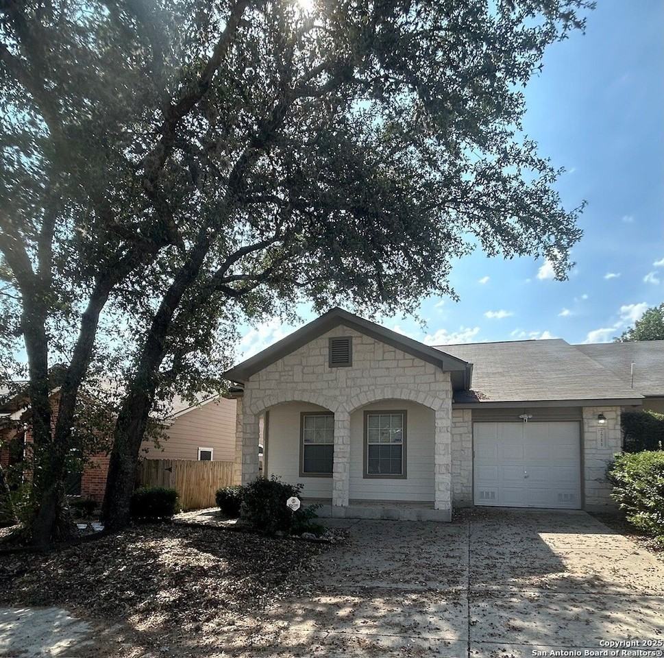 7711 Wexford Grv - Photo 3 of 20