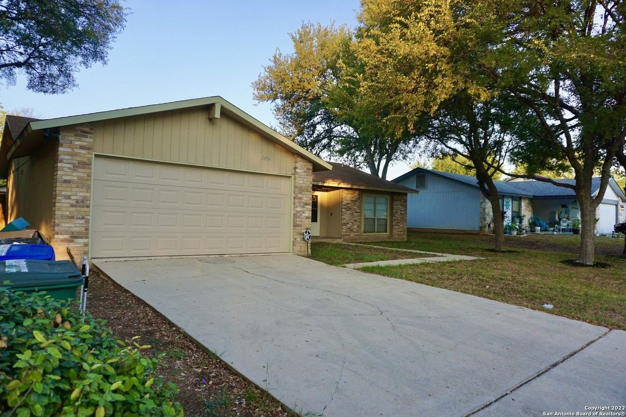 2434 Field Wood - Photo 5 of 37