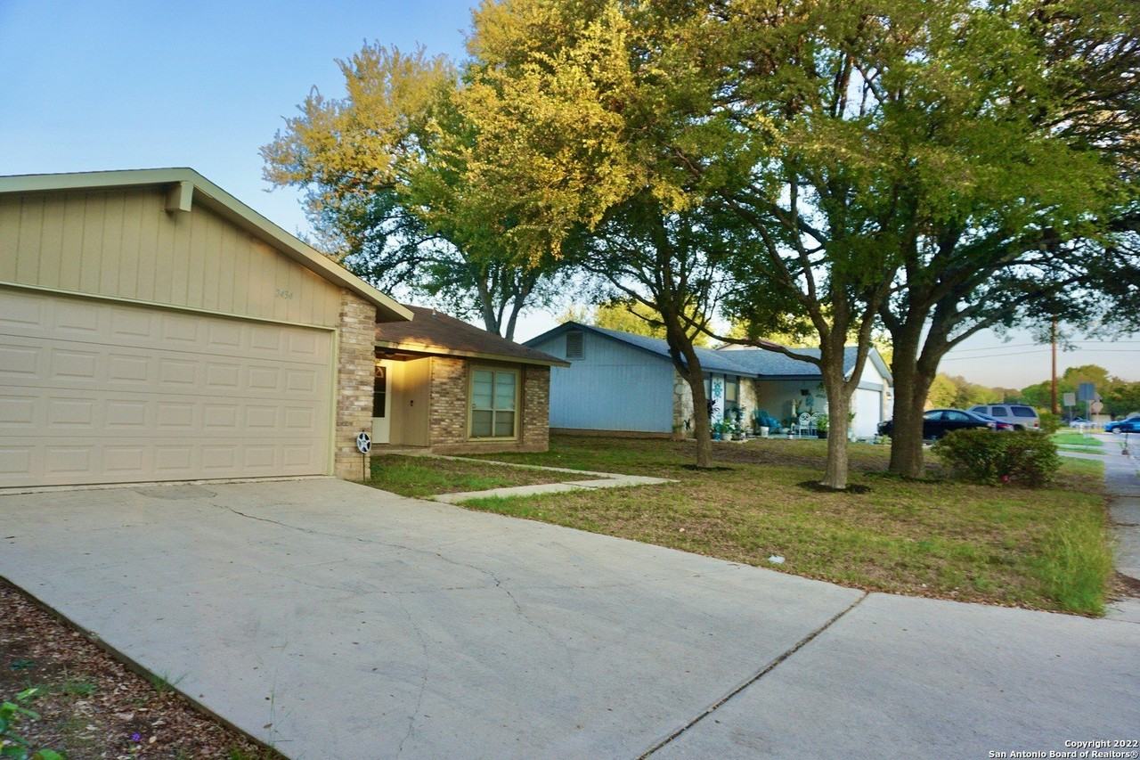 2434 Field Wood - Photo 6 of 37