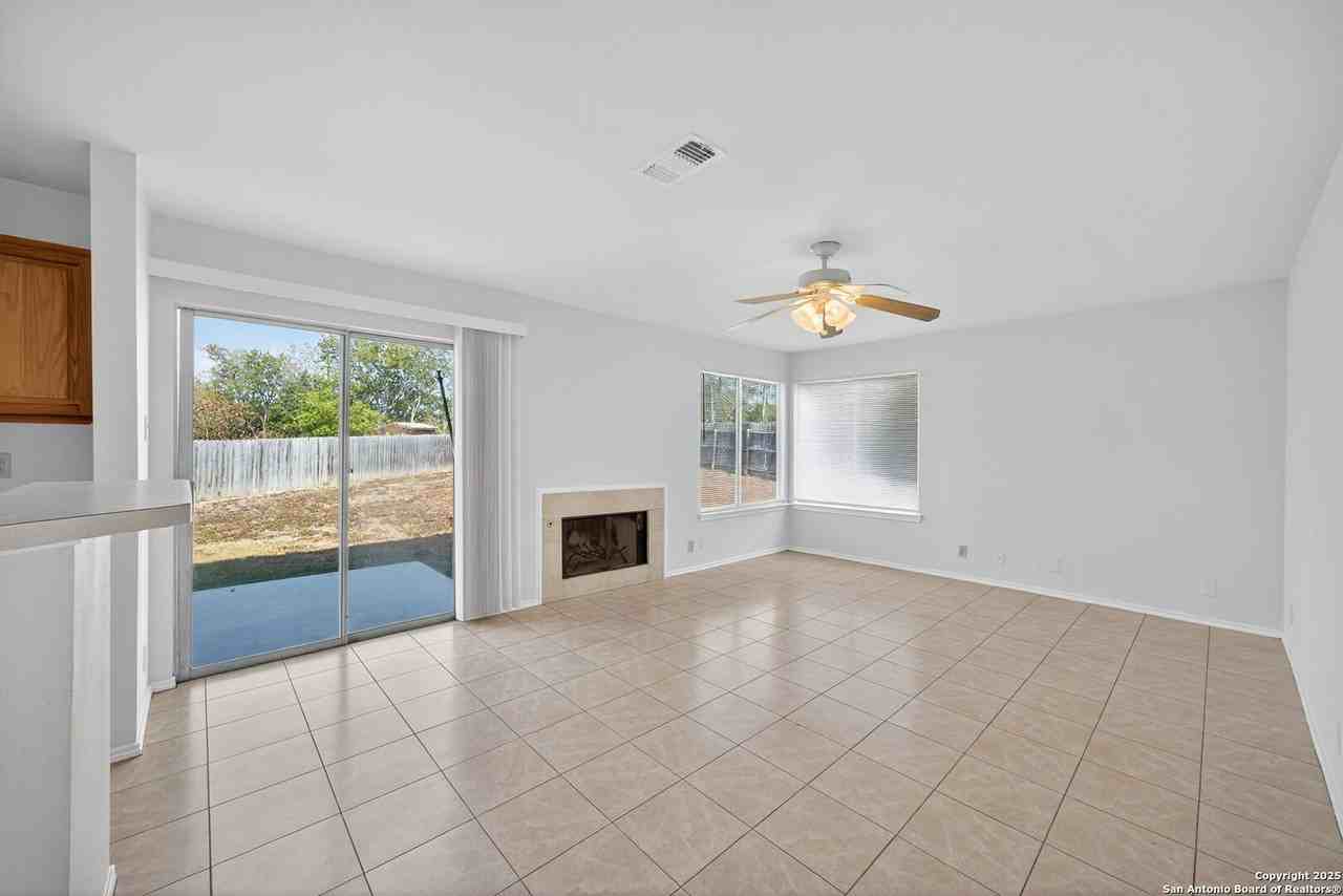 7727 Plainsman - Photo 6 of 35